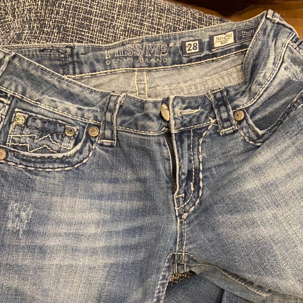 Size 28 tall miss me jeans!